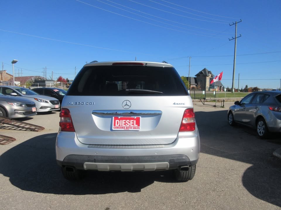 Rear view of the ML 320 CDI with the 4MATIC and ML 320 CDI badges